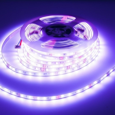 Un buen precio. 5050 Luces de banda LED 60 LED/m 50 000 horas de vida útil Durabilidad y ahorro de energía en línea